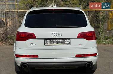 Позашляховик / Кросовер Audi Q7 2013 в 