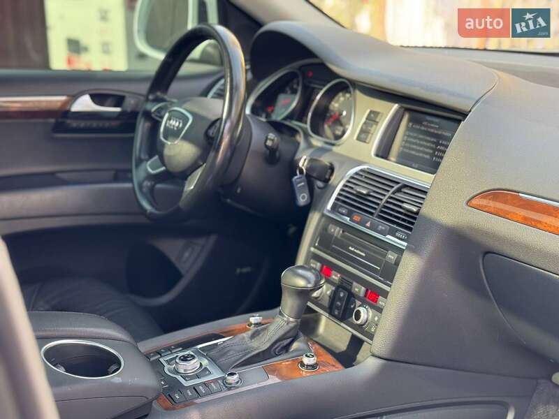 Внедорожник / Кроссовер Audi Q7 2013 в Одессе