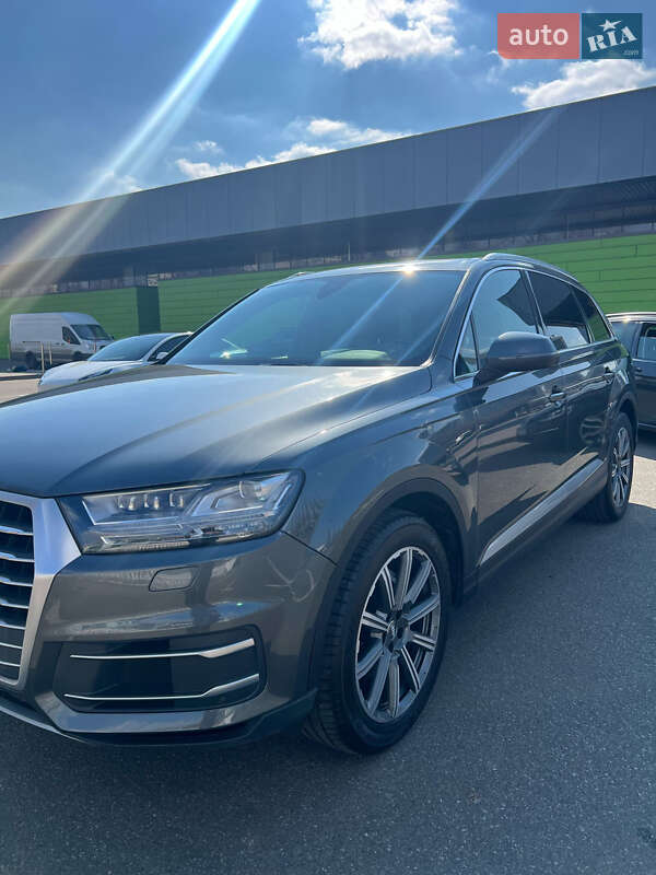 Внедорожник / Кроссовер Audi Q7 2017 в Киеве