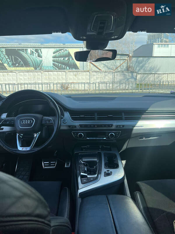 Внедорожник / Кроссовер Audi Q7 2017 в Киеве
