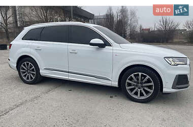 Внедорожник / Кроссовер Audi Q7 2020 в 