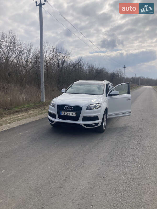 Внедорожник / Кроссовер Audi Q7 2015 в Киеве