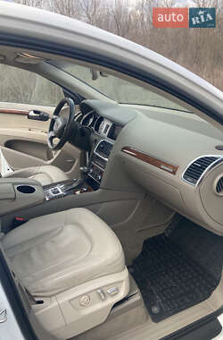 Внедорожник / Кроссовер Audi Q7 2015 в 