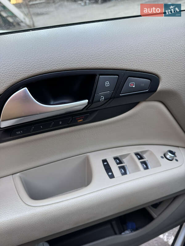 Внедорожник / Кроссовер Audi Q7 2015 в Киеве