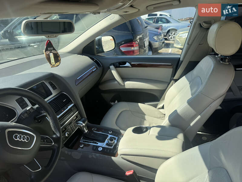 Позашляховик / Кросовер Audi Q7 2013 в Львові