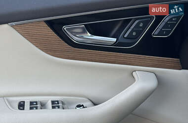 Внедорожник / Кроссовер Audi Q7 2016 в 