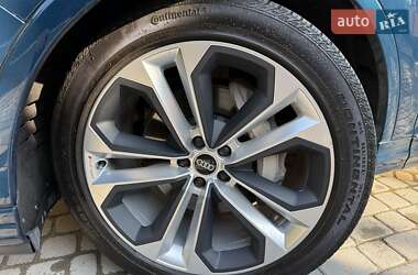 Позашляховик / Кросовер Audi Q7 2020 в 