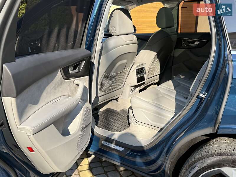 Позашляховик / Кросовер Audi Q7 2020 в Львові