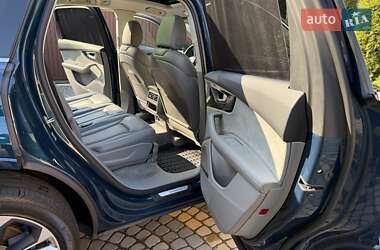 Позашляховик / Кросовер Audi Q7 2020 в 