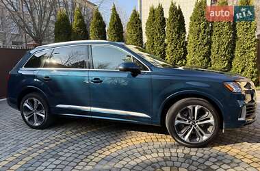 Позашляховик / Кросовер Audi Q7 2020 в 