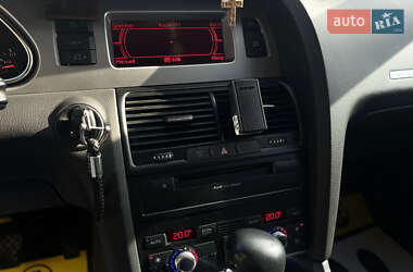 Внедорожник / Кроссовер Audi Q7 2008 в 