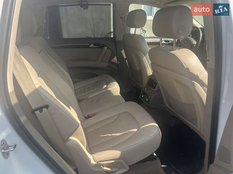 Позашляховик / Кросовер Audi Q7 2012 в Тернополі