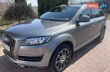 Внедорожник / Кроссовер Audi Q7 2015 в 