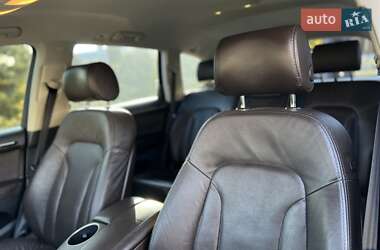 Внедорожник / Кроссовер Audi Q7 2015 в 