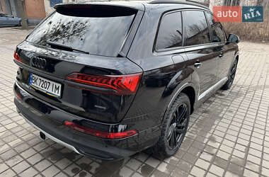 Внедорожник / Кроссовер Audi Q7 2019 в 