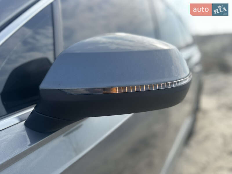 Внедорожник / Кроссовер Audi Q7 2017 в Барышевке