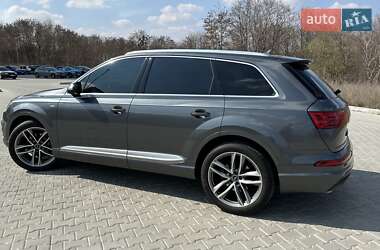 Внедорожник / Кроссовер Audi Q7 2016 в 
