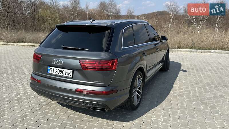 Внедорожник / Кроссовер Audi Q7 2016 в Полтаве