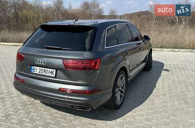 Внедорожник / Кроссовер Audi Q7 2016 в 