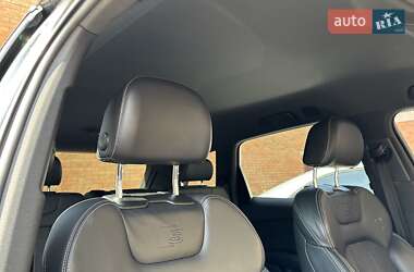Внедорожник / Кроссовер Audi Q7 2016 в 