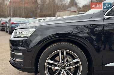 Внедорожник / Кроссовер Audi Q7 2017 в 
