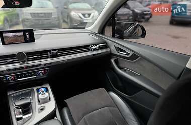 Внедорожник / Кроссовер Audi Q7 2017 в 