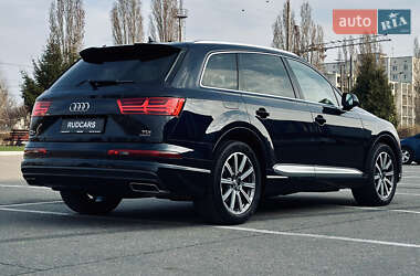 Внедорожник / Кроссовер Audi Q7 2017 в 