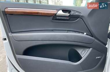 Внедорожник / Кроссовер Audi Q7 2015 в 