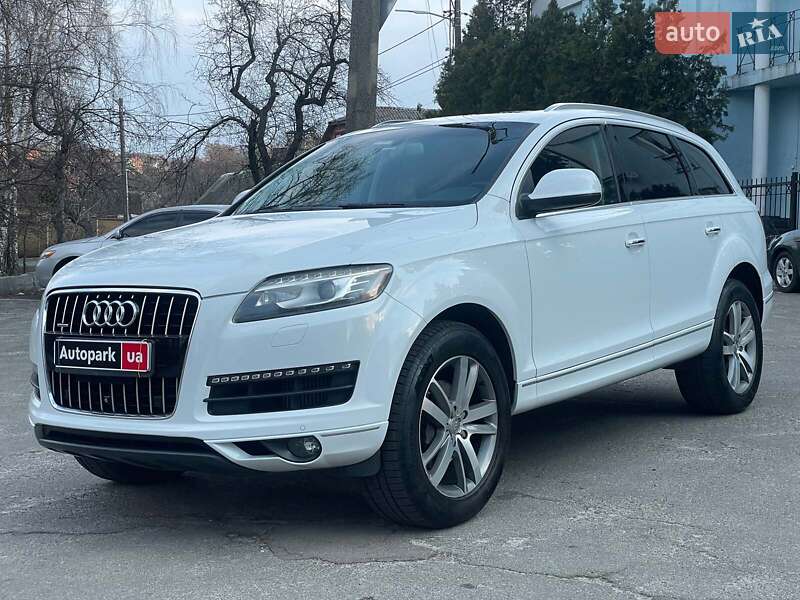 Внедорожник / Кроссовер Audi Q7 2015 в 