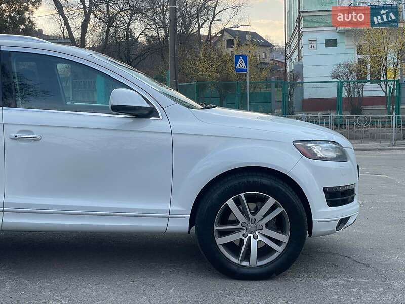 Позашляховик / Кросовер Audi Q7 2015 в Києві