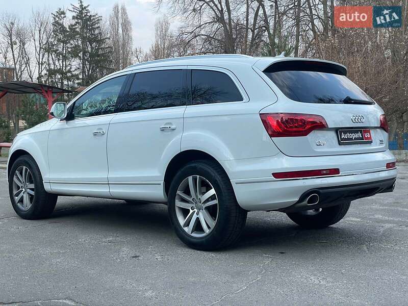 Позашляховик / Кросовер Audi Q7 2015 в Києві