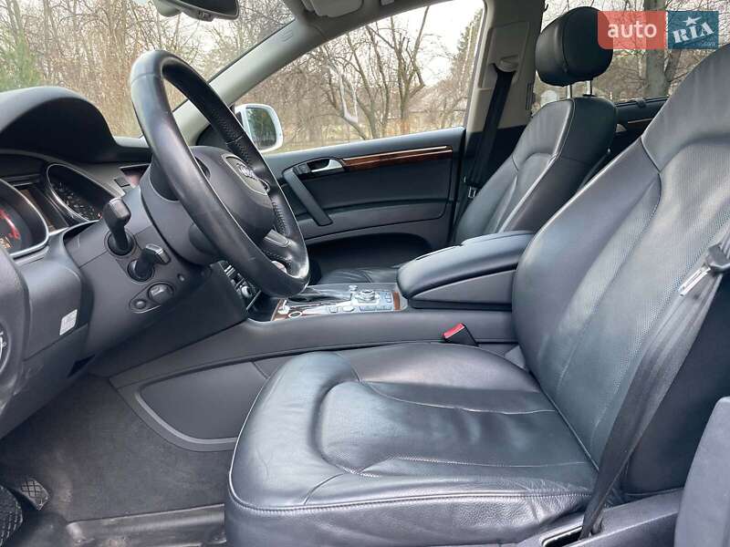 Позашляховик / Кросовер Audi Q7 2015 в Києві