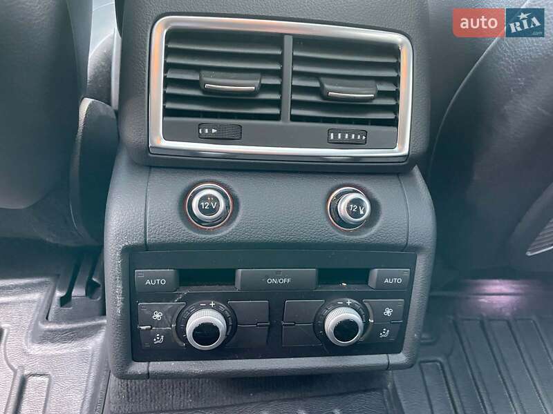 Позашляховик / Кросовер Audi Q7 2015 в Києві