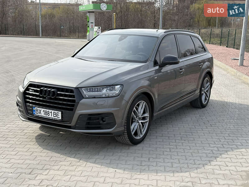 Внедорожник / Кроссовер Audi Q7 2017 в Каменец-Подольском