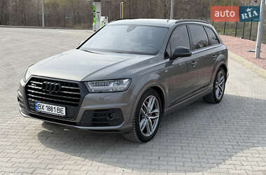 Внедорожник / Кроссовер Audi Q7 2017 в 