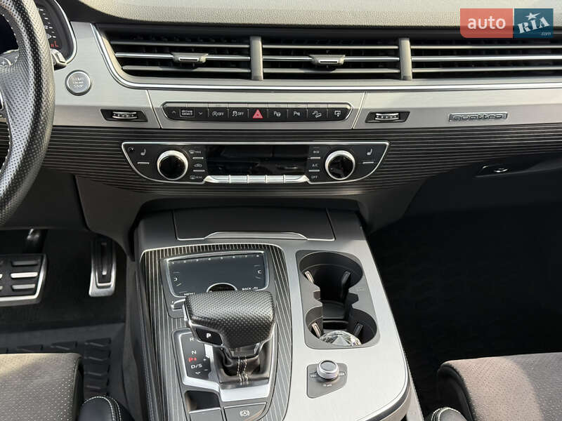 Внедорожник / Кроссовер Audi Q7 2017 в Каменец-Подольском