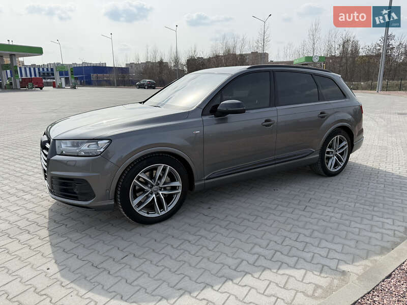 Внедорожник / Кроссовер Audi Q7 2017 в Каменец-Подольском