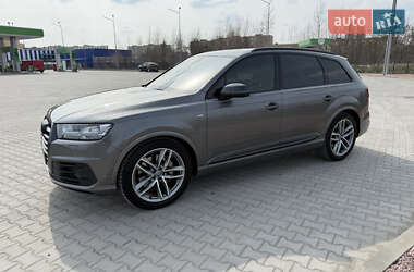 Внедорожник / Кроссовер Audi Q7 2017 в 