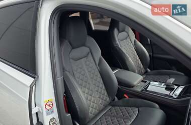 Позашляховик / Кросовер Audi Q7 2024 в 