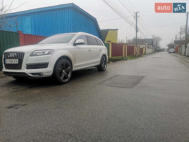 Внедорожник / Кроссовер Audi Q7 2013 в 
