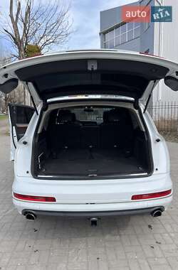 Внедорожник / Кроссовер Audi Q7 2014 в 