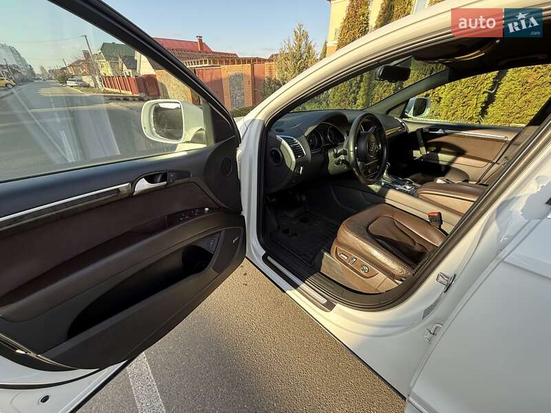 Позашляховик / Кросовер Audi Q7 2013 в Києві