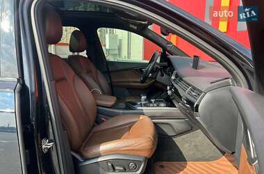 Внедорожник / Кроссовер Audi Q7 2017 в 