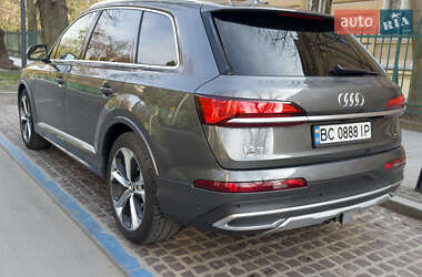 Внедорожник / Кроссовер Audi Q7 2020 в 