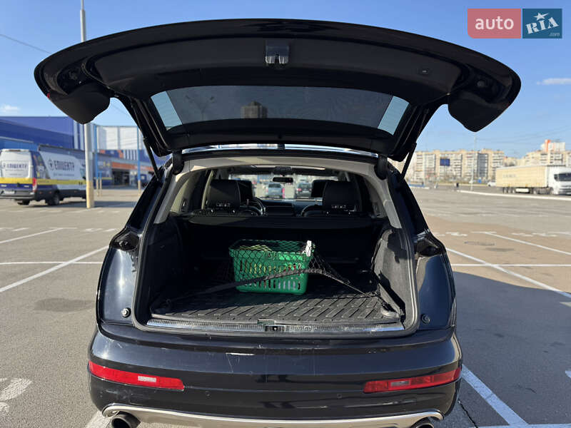 Позашляховик / Кросовер Audi Q7 2015 в Києві
