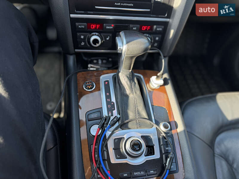 Позашляховик / Кросовер Audi Q7 2015 в Києві