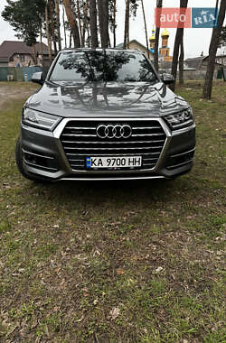 Внедорожник / Кроссовер Audi Q7 2016 в 