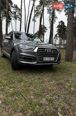 Внедорожник / Кроссовер Audi Q7 2016 в 