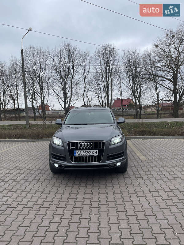 Внедорожник / Кроссовер Audi Q7 2015 в Миргороде