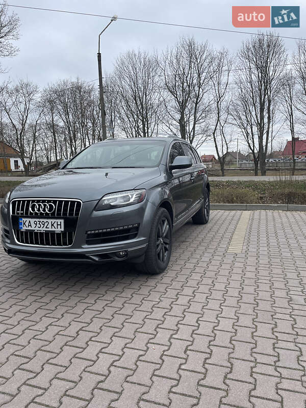 Внедорожник / Кроссовер Audi Q7 2015 в Миргороде